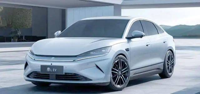 三款配置深度解析：选车指南不朽情缘版比亚迪秦L EV(图14)