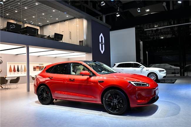 问界新M5 Ultra广州车展“自带高光”不朽情缘平台推荐“陆地小坦克”实力圈粉!(图3) 问界新M5 Ultra广州车展“自带高光”不朽情缘平台推荐“陆地小坦克”实力圈粉!(图3)