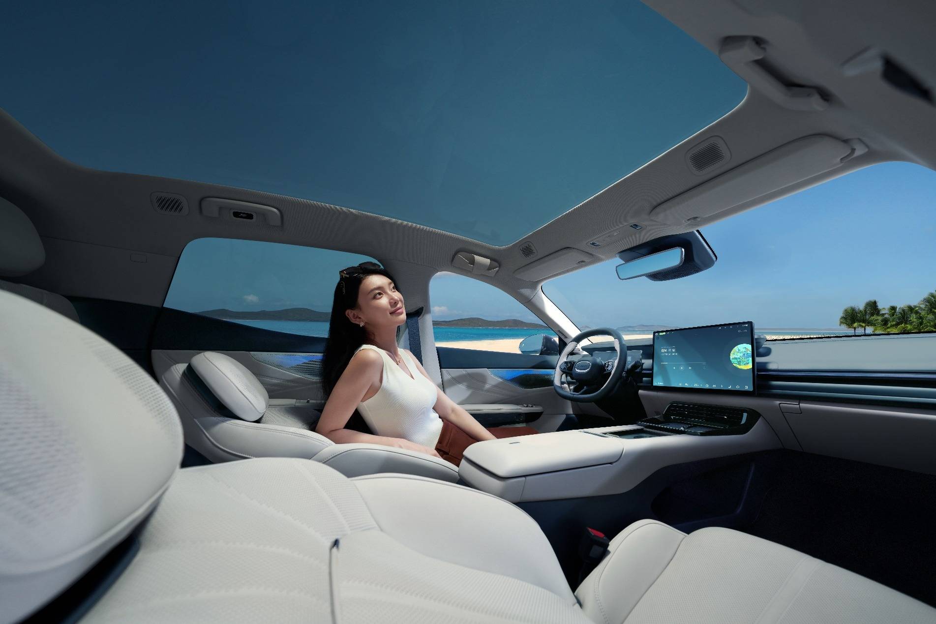 07 EM-P上市限时价1398万元起不朽情缘平台网站入门即高配的全新领克(图2)